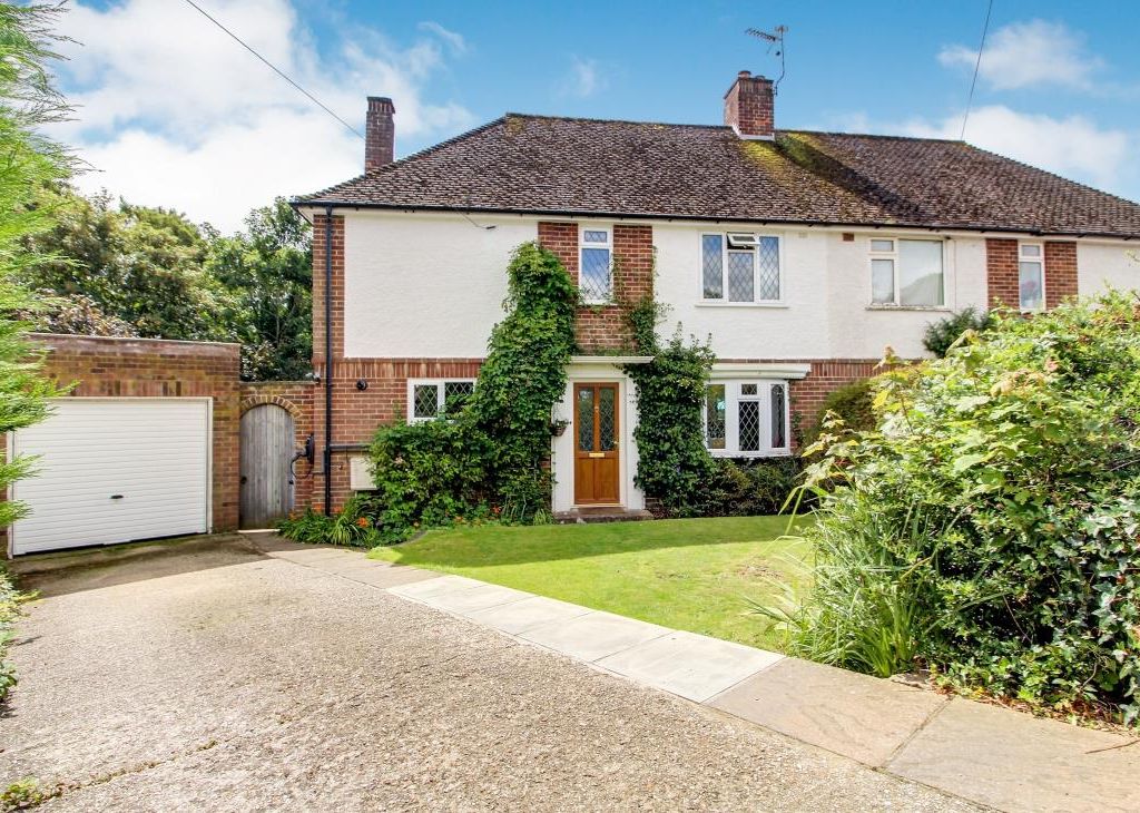 3 bed semidetached house for sale in Stuart Close, Emmer Green