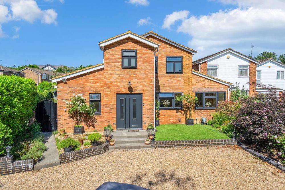 3 bed detached house for sale in Gainsborough Drive, Maidenhead SL6, £