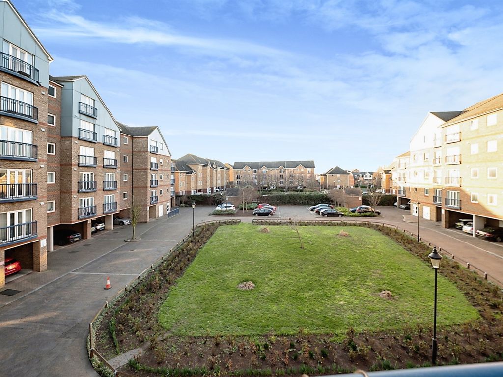 1 bed flat for sale in Argent Court, Argent Street, Grays RM17 Zoopla