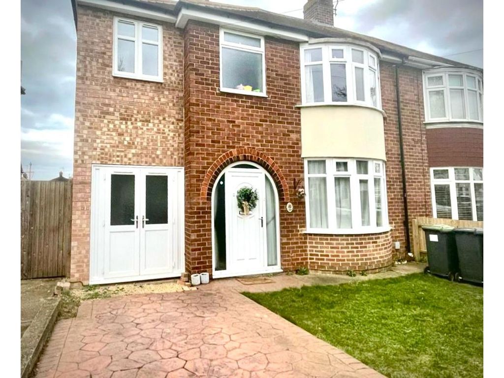 5 bed semidetached house for sale in North Parade, Sleaford NG34, £