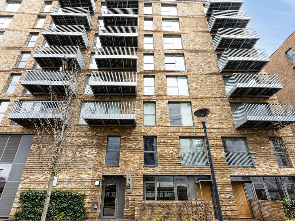 1 bed flat to rent in Kingswood Apartment, Timberyard, 31 Waterline Way