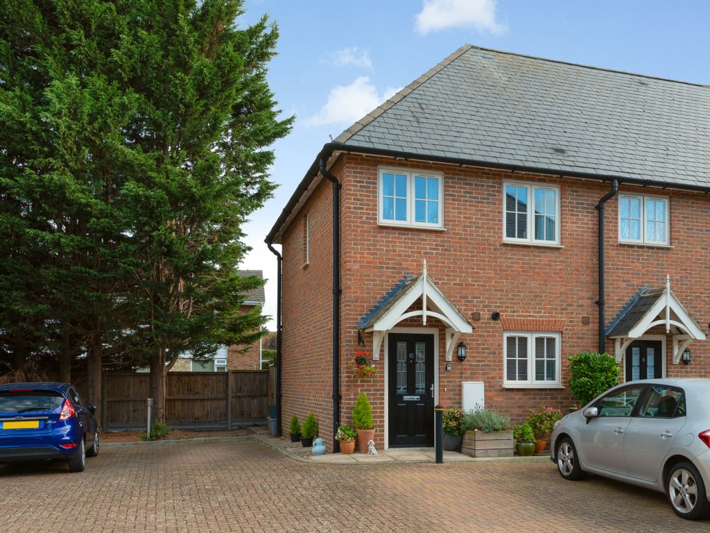 2 bed end terrace house for sale in Vicarage Gardens, Whitstable CT5