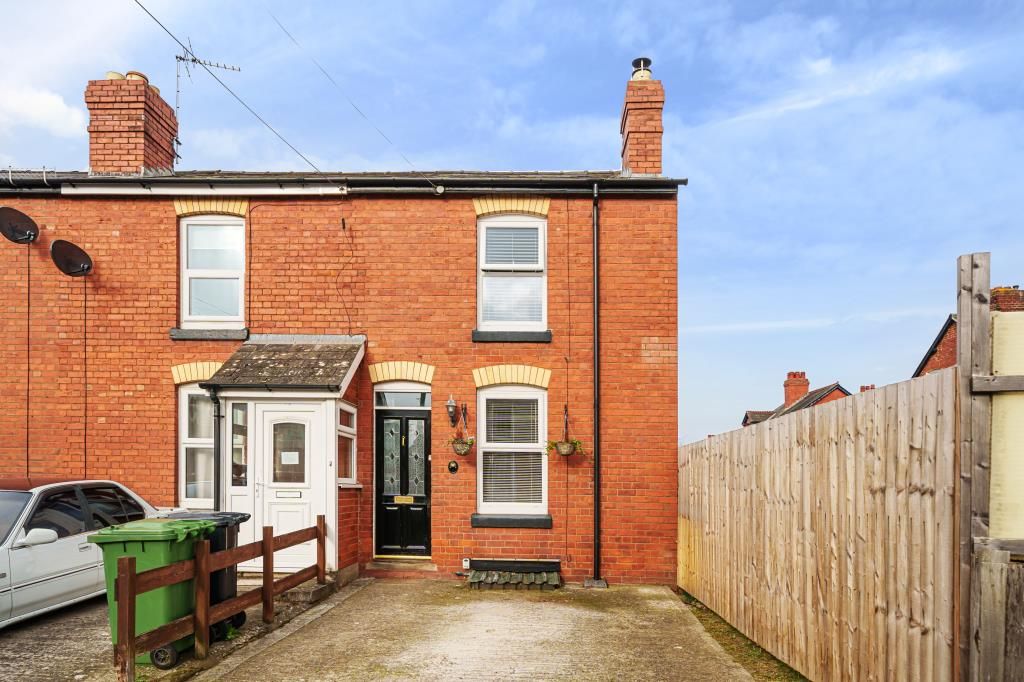 2 bed end terrace house for sale in Westfaling Street, Hereford HR4, £