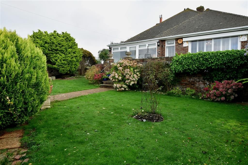 2 bed detached bungalow for sale in Longridge Avenue, Saltdean, Brighton, East Sussex BN2, £