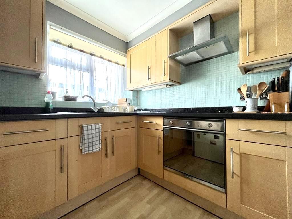 1 bed flat to rent in Hundred Acre, Longcroft Drive, Waltham Cross EN8