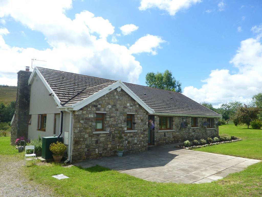 5 bed detached bungalow for sale in Cwmgarw Road, Upper Brynamman
