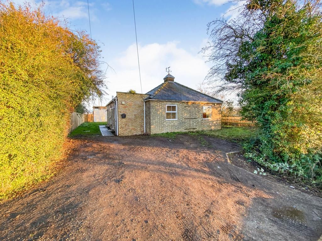 3 bed detached bungalow for sale in Mays Lane, Leverington, Wisbech