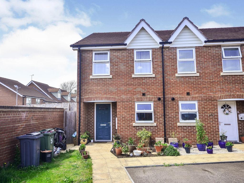 2 bed end terrace house for sale in Kings Avenue, Ashford TN23 Zoopla