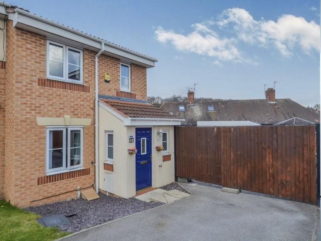 3 bed town house for sale in Page Avenue, Nottingham NG5 Zoopla