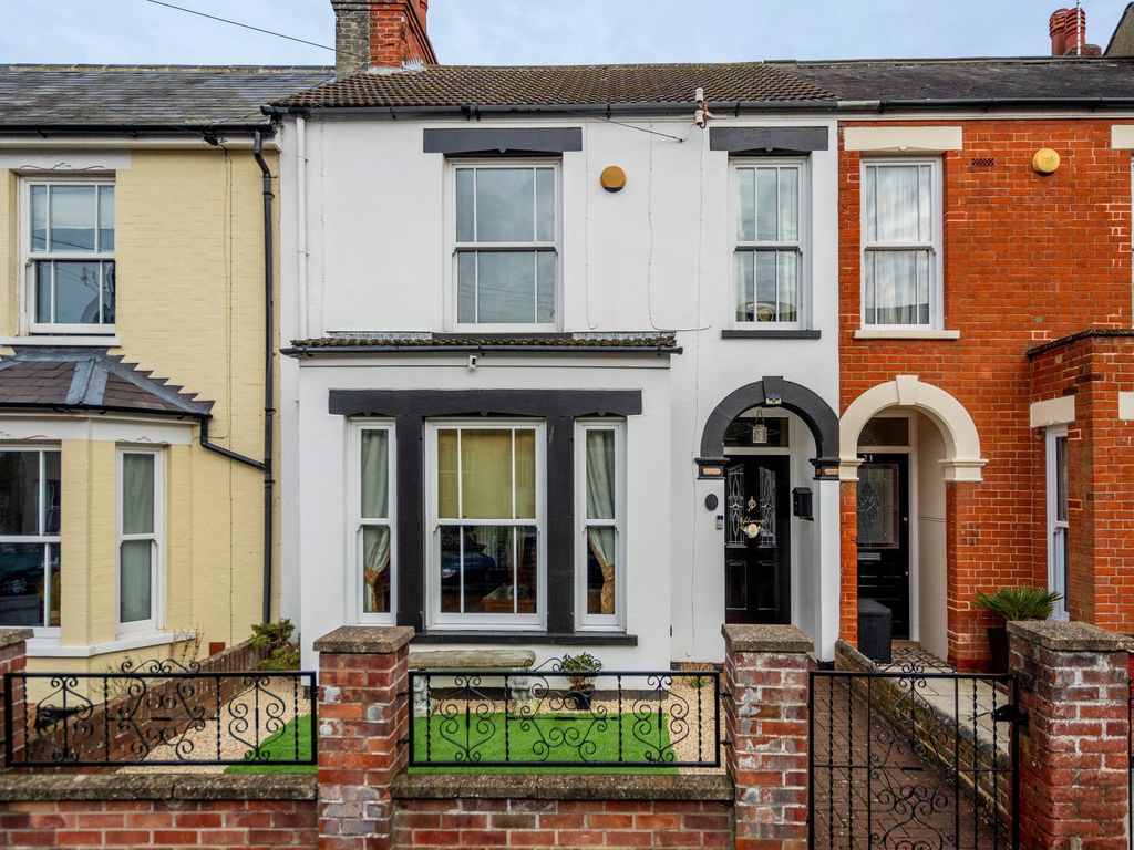 4 bed terraced house for sale in St. Aubyns Road, Lowestoft NR33, £