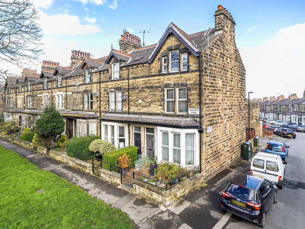 4 bed end terrace house for sale in Dragon View, Harrogate HG1, £