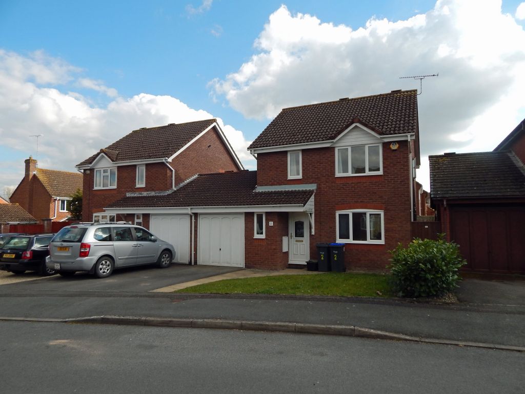 3 bed semidetached house to rent in Kingfisher Drive, Durrington