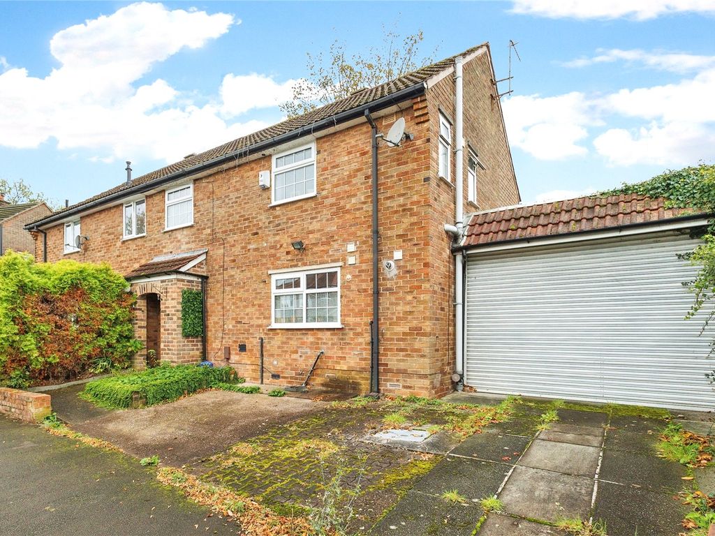 3 bed semidetached house for sale in Appleton Road, Stockport