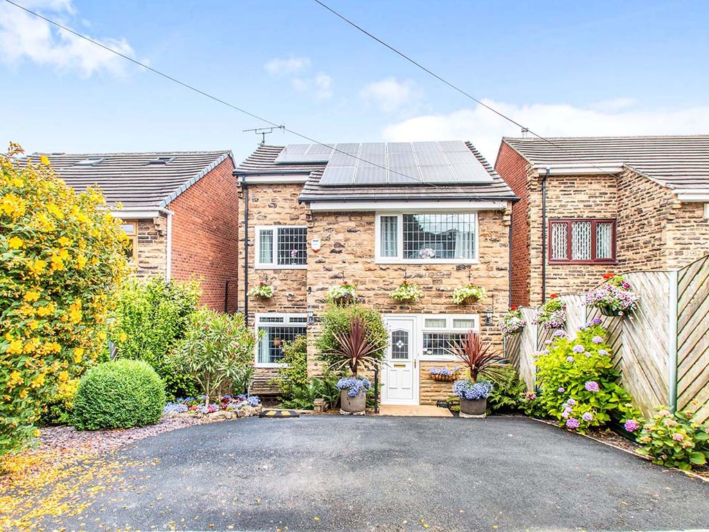 3 bed detached house for sale in Little Lane, Churwell, Morley, Leeds