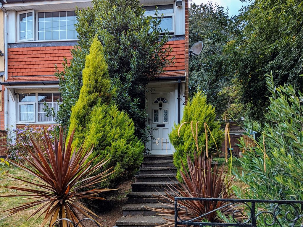 2 bed town house for sale in Woolsington Close, Nottingham