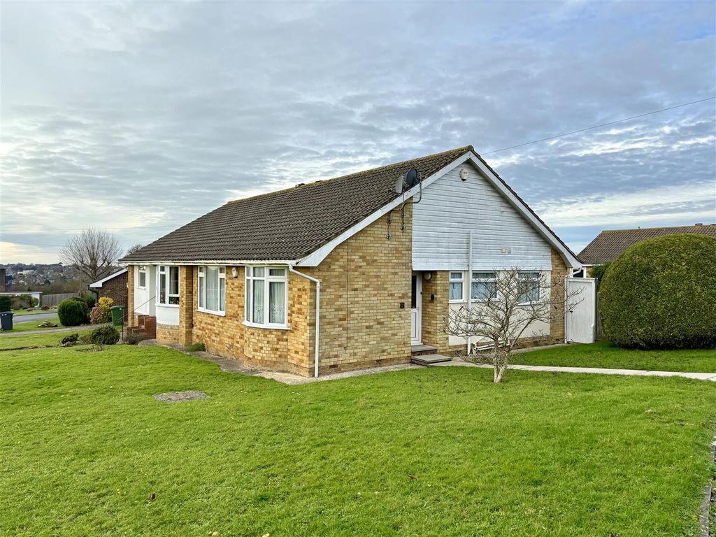2 bed semidetached bungalow for sale in Barham Close, Hastings TN34, £