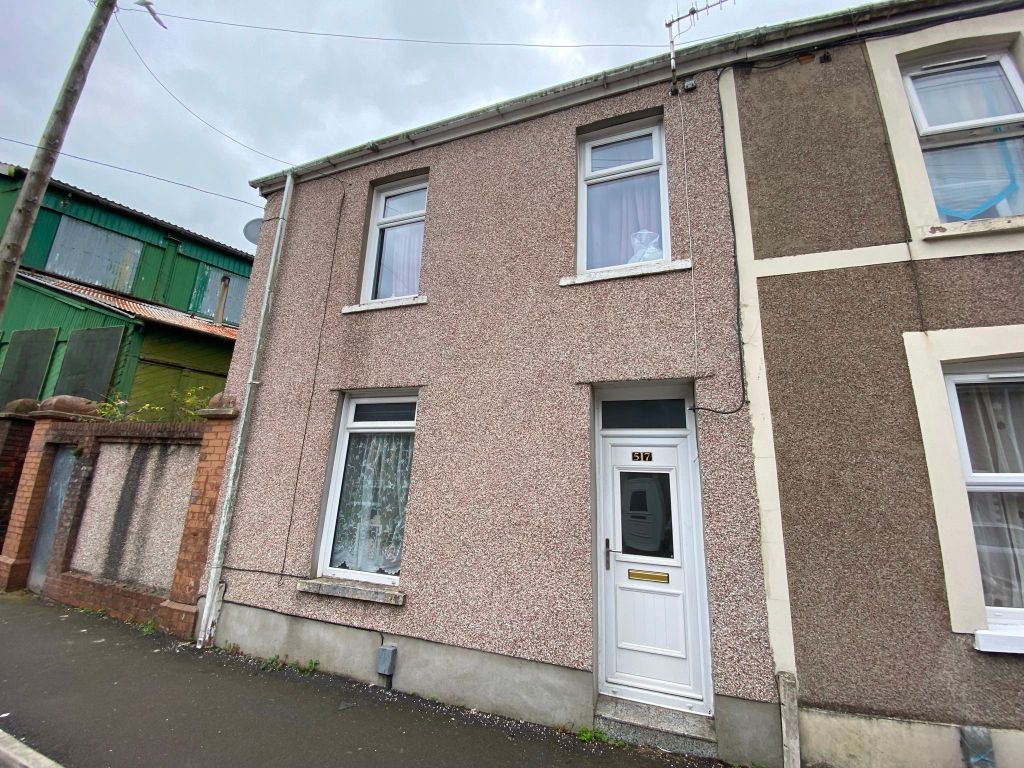 2 bed terraced house to rent in Regent Street West, Briton Ferry, Neath