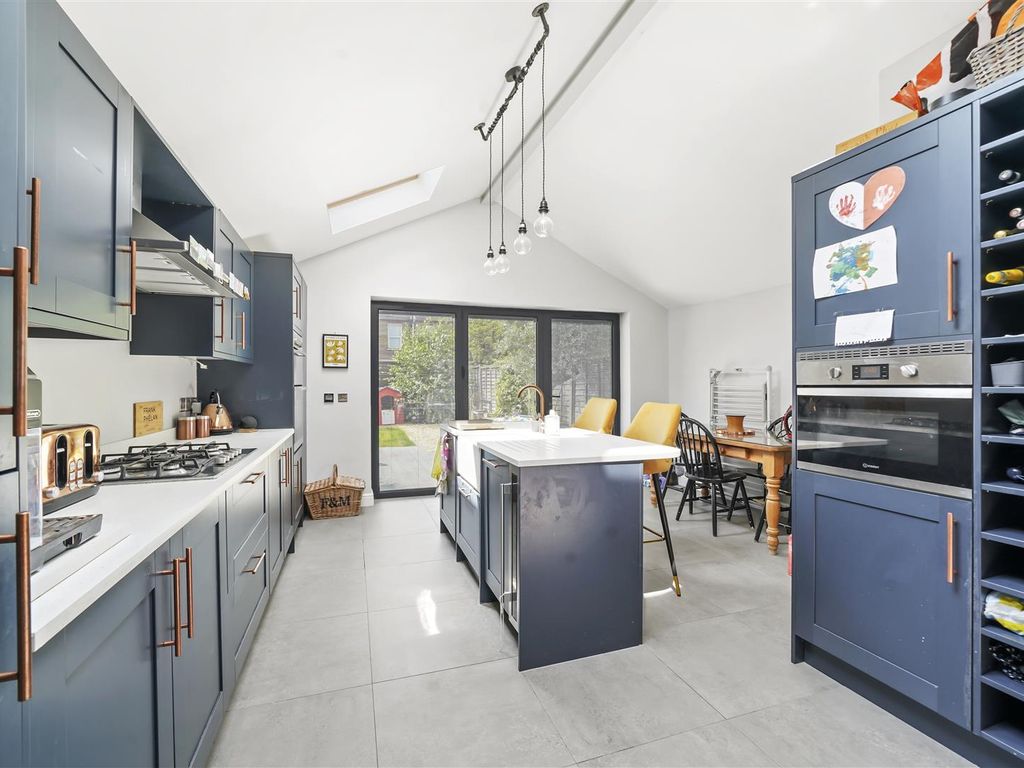 3 bed terraced house for sale in Sandhurst Road, London SE6, £575,000