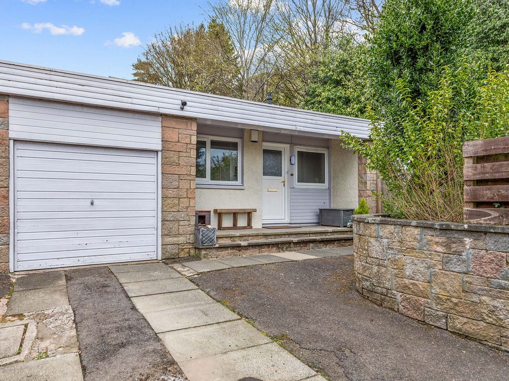 3 bed bungalow for sale in Heathwood Crescent, Tillicoultry