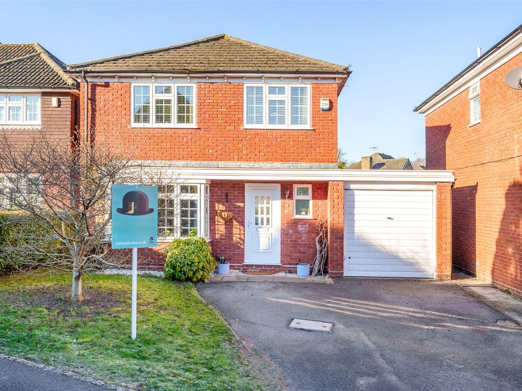 4 bed detached house for sale in Horsham Road, Owlsmoor, Sandhurst