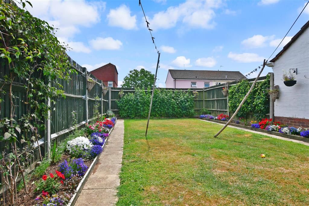 3 bed semidetached house for sale in Hope Avenue, Hadlow, Tonbridge