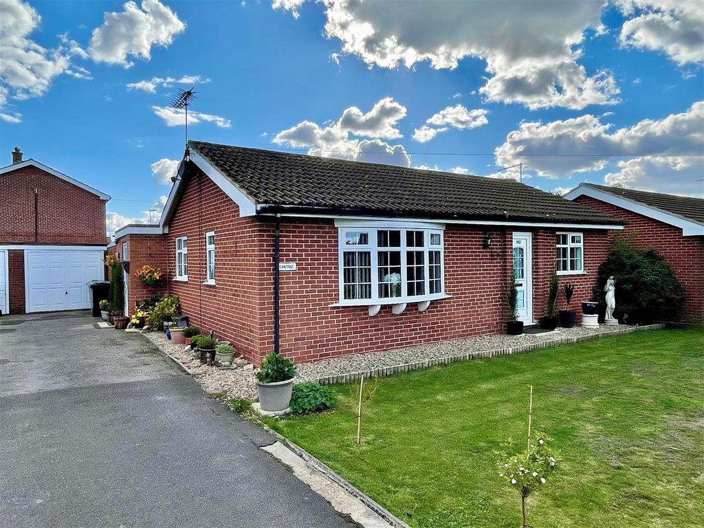 2 bed bungalow for sale in Cartref, Main Street, Claypole NG23 Zoopla