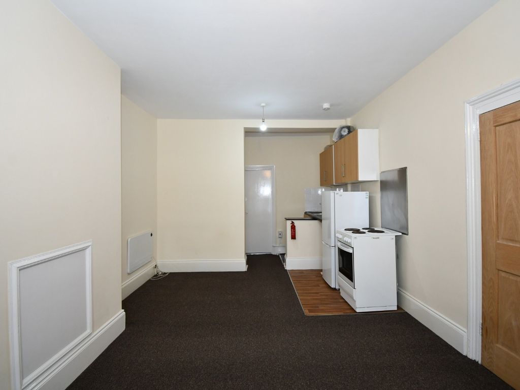 Studio to rent in Leytonstone Road, London E15, £1,000 pcm Zoopla