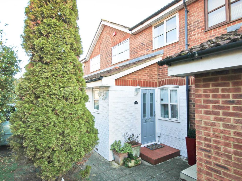 3 bed terraced house for sale in Windrush, New Malden KT3, £545,000