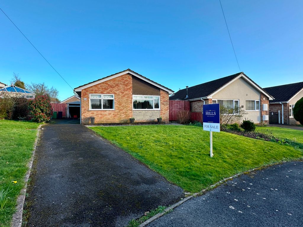 3 bed detached bungalow for sale in Lancaster Court, Lydney GL15, £270,000 Zoopla