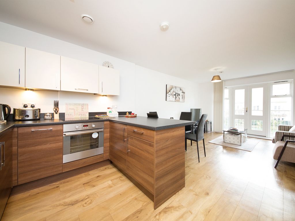 Studio to rent in Hurley House, 31 Park Lodge Avenue, West Drayton UB7