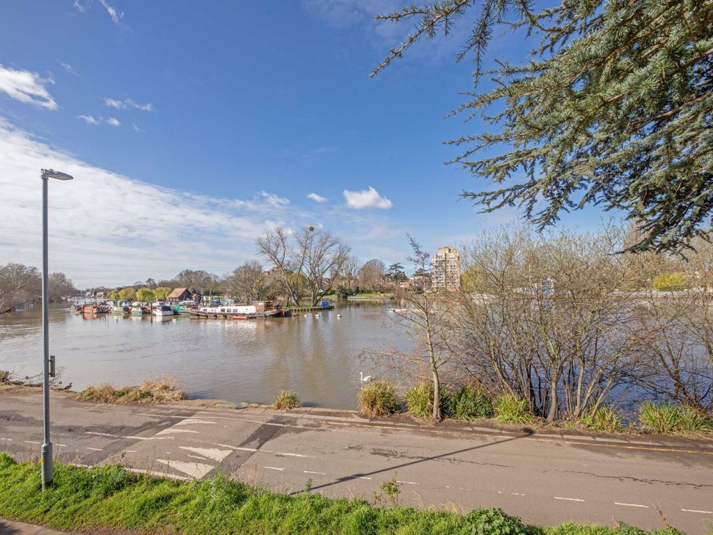 2 bed flat for sale in Albany Park Road, Kingston Upon Thames KT2 Zoopla