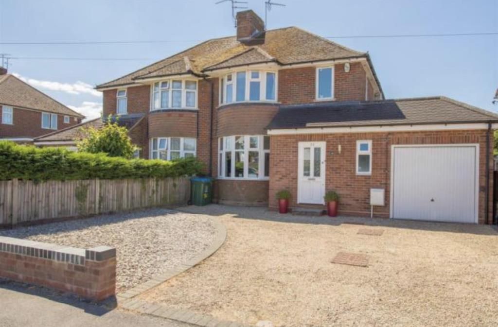 3 bed semidetached house for sale in Turnfurlong, Aylesbury HP21 Zoopla