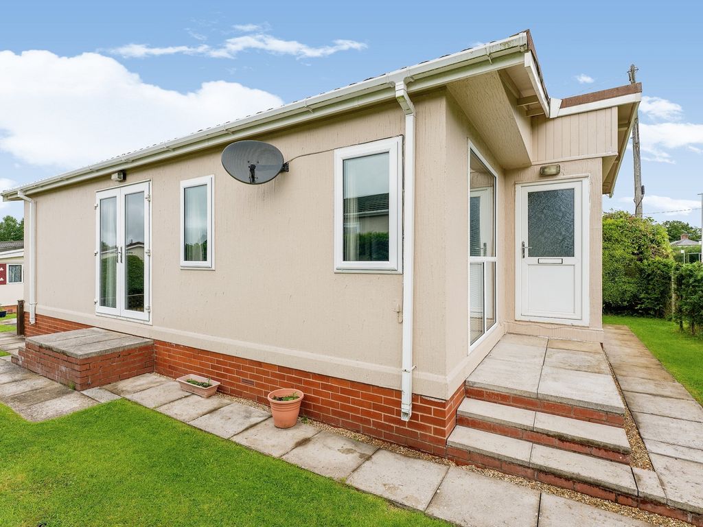 2 bed mobile/park home for sale in Sunny Haven Park, Llandrindod Wells