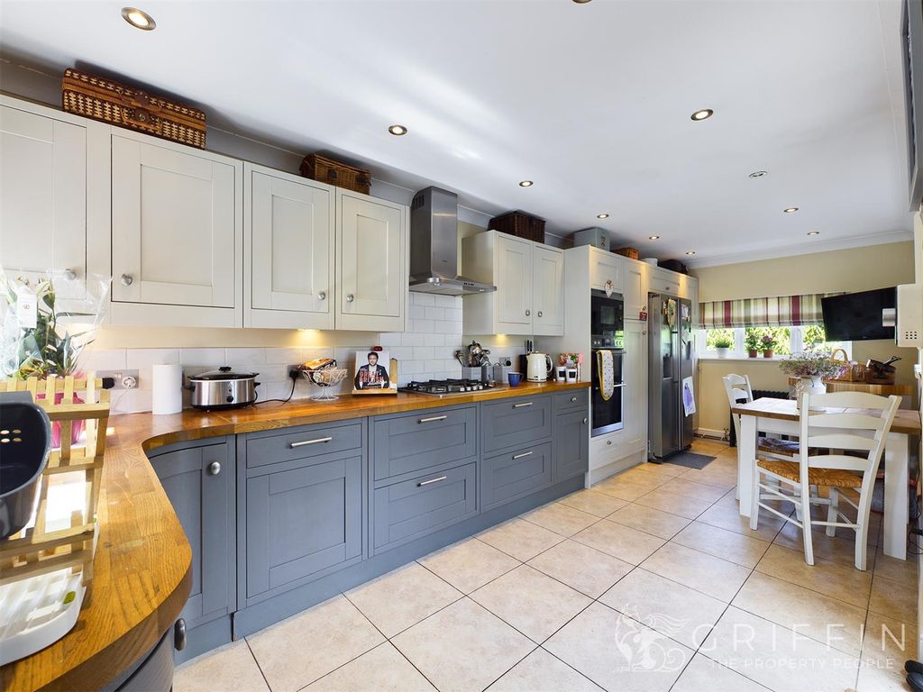 Aspen Grove, Upminster RM14  