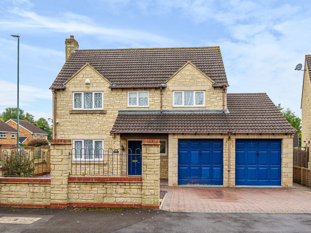 4 bed detached house for sale in Bramble Chase, Cleeve