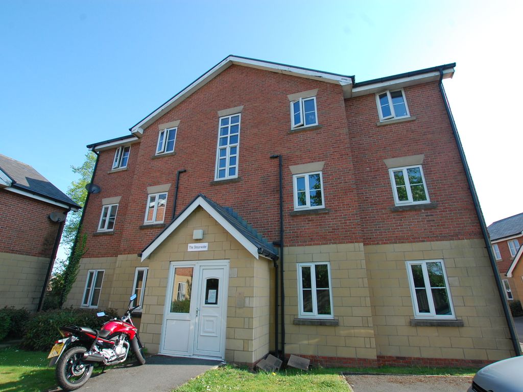 2 bed flat to rent in Clifton Park, Clifton, Swinton, Manchester M27, £