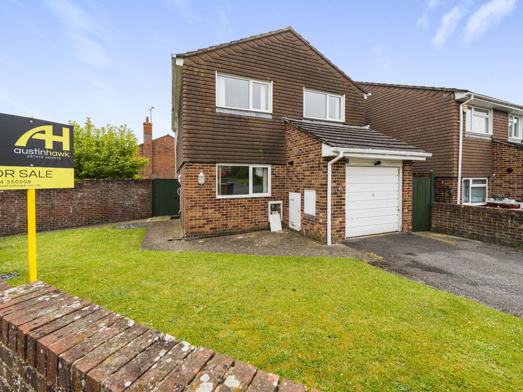 4 bed detached house for sale in Sunnyside Close, Charlton, Andover