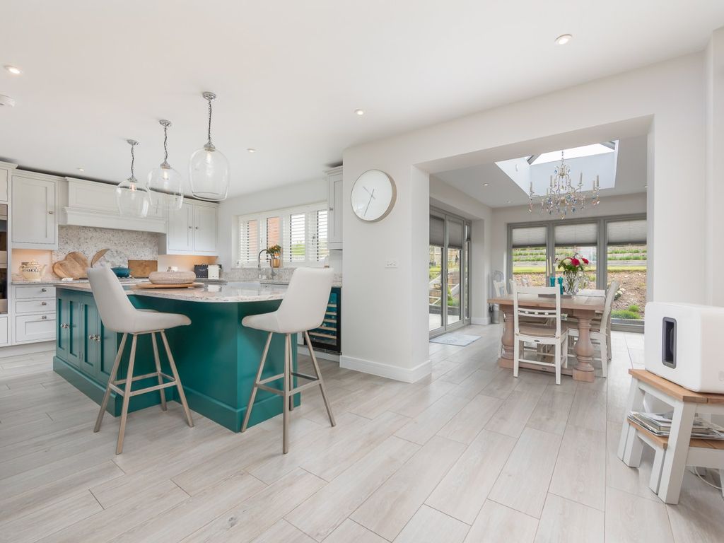 5 bed detached house for sale in Oakes Close, Porton, Salisbury