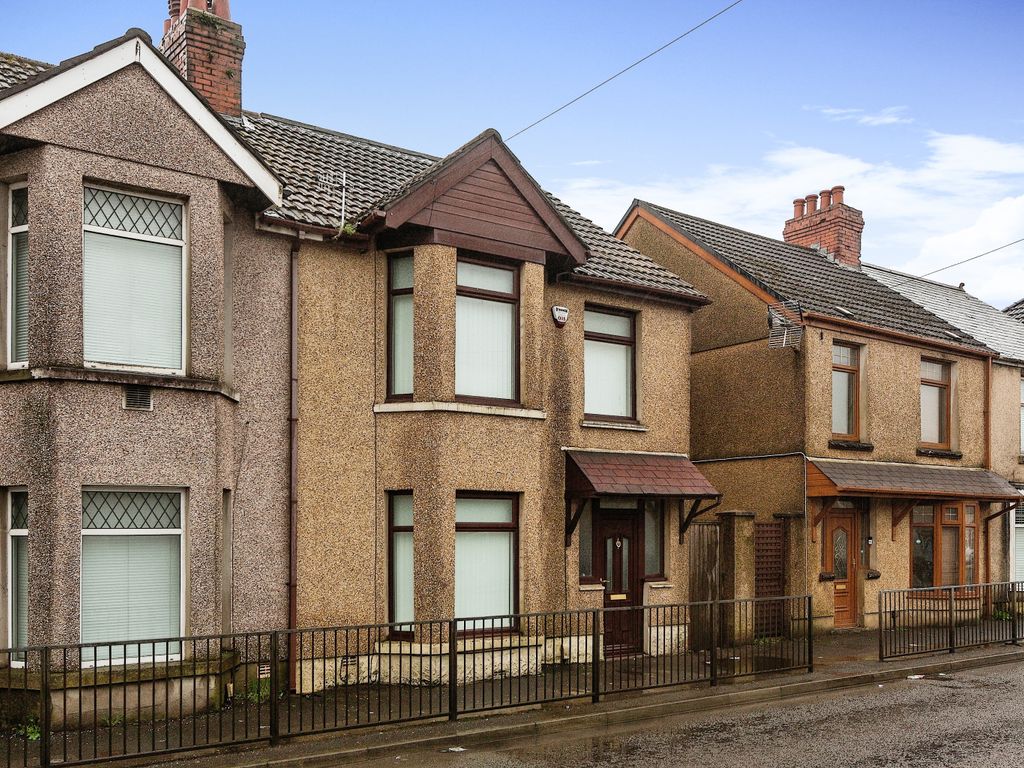 3 bed semidetached house for sale in Carmarthen Road, Gendros SA5 Zoopla