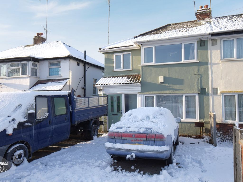 3 bed semi-detached house for sale in Sundon Park Road, Luton LU3 - Zoopla