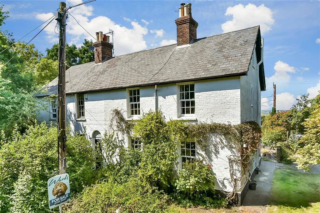 4 bed end terrace house for sale in Lower Road, Faversham, Kent ME13, £