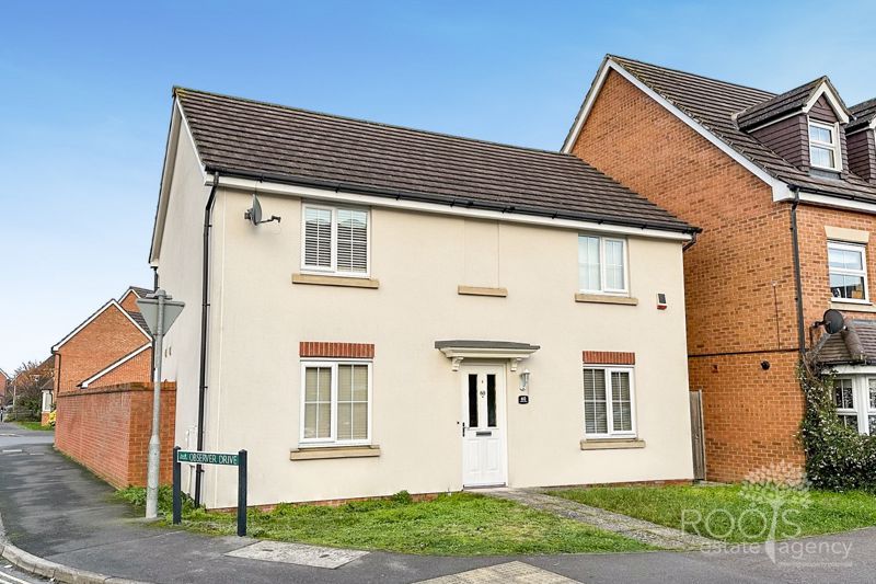 4 bed detached house for sale in Urquhart Road, Thatcham RG19 Zoopla