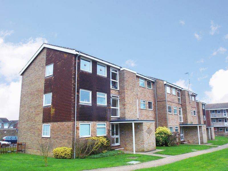 1 bed flat to rent in Adur Valley Court, Towers Road, Upper Beeding