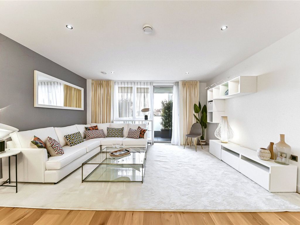 3 bed flat for sale in Glenbrook Apartments, Hammersmith W6, £995,000