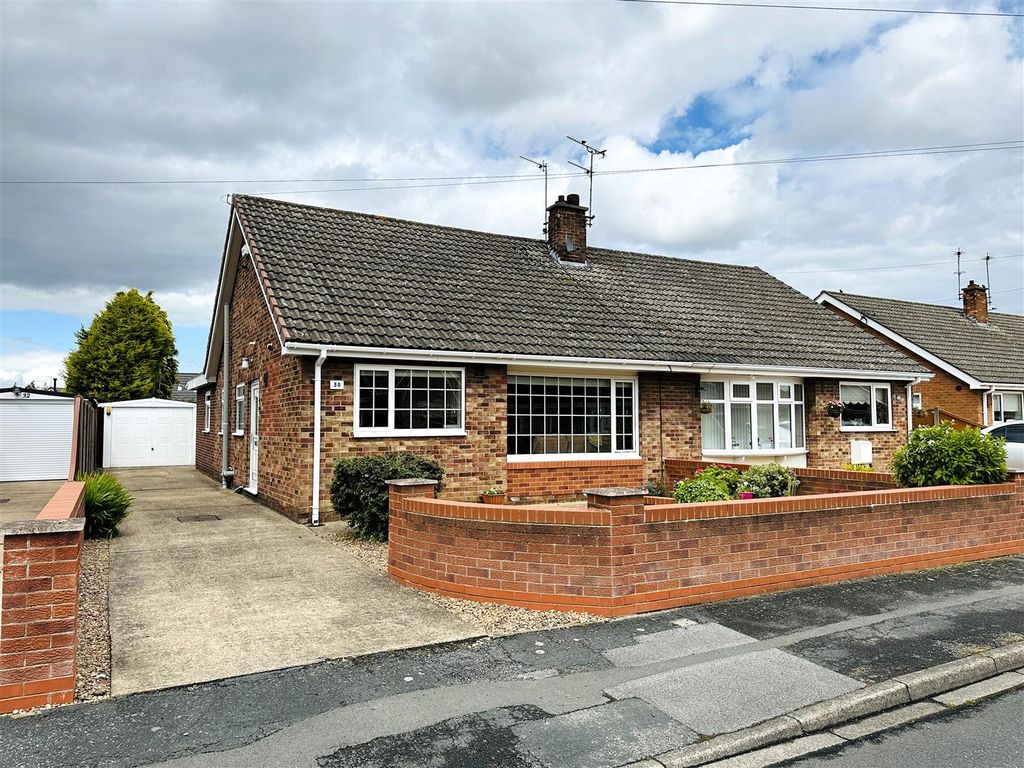 2 bed semidetached bungalow for sale in Thirlmere Walk, Goole DN14, £190,000 Zoopla