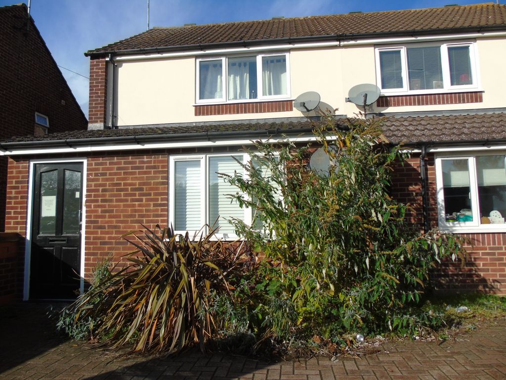 2 bed to rent in Newton Road, Bletchley MK3 Zoopla