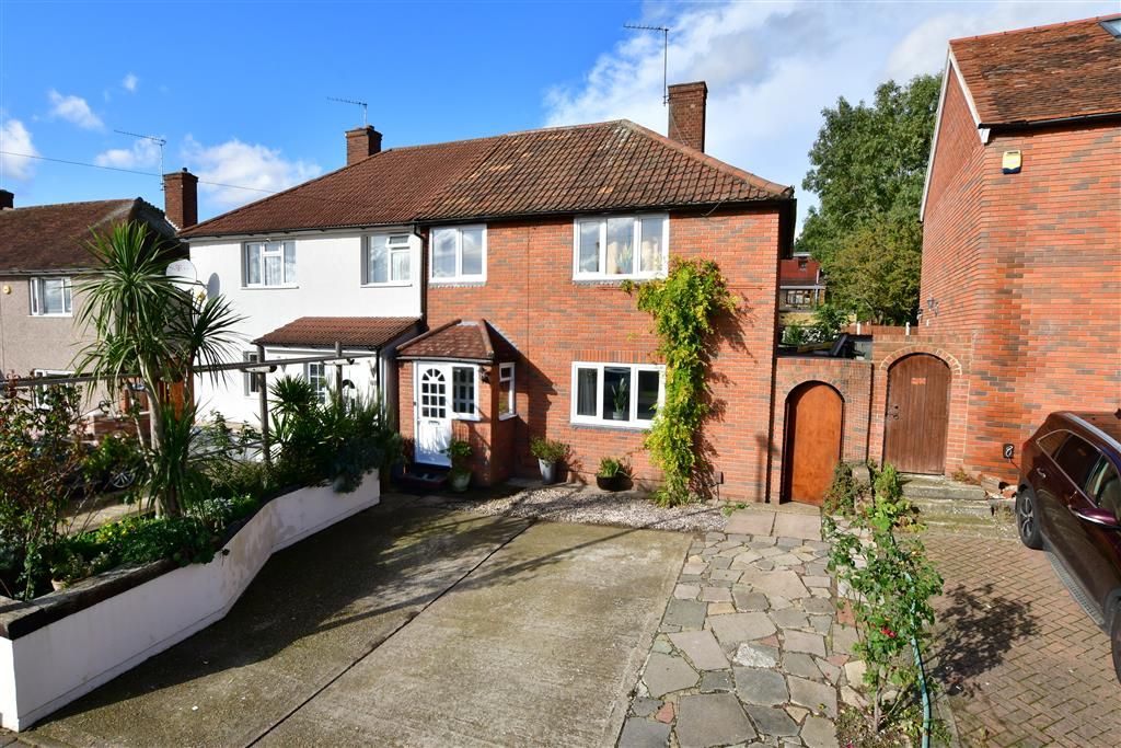 3 bed semidetached house for sale in Brocket Way, Chigwell, Essex IG7