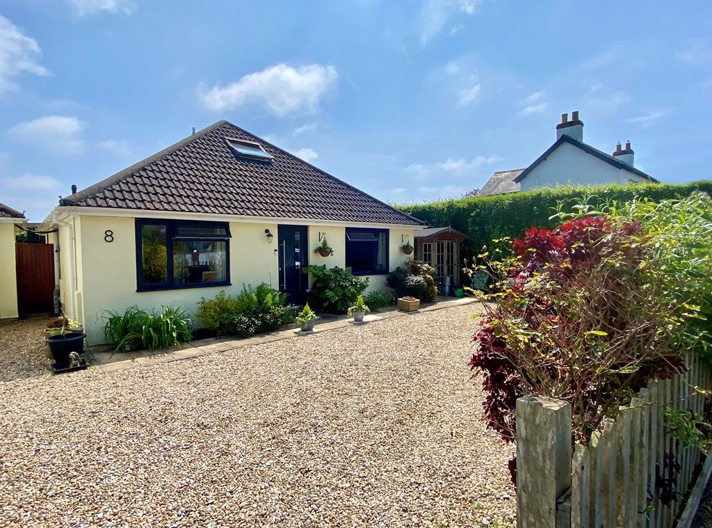 4 bed property for sale in Northover Road, Pennington, Lymington SO41