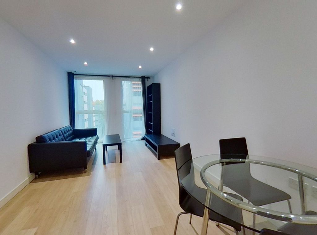 1 bed flat to rent in Pinnacle Apartments, Saffron Central Square