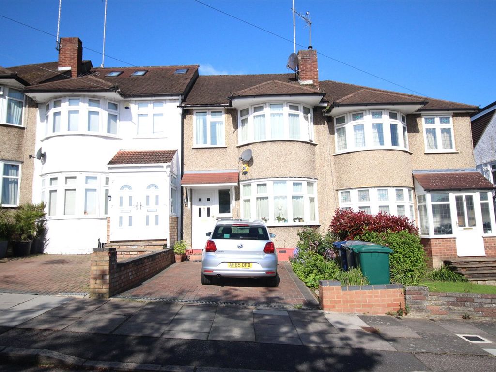 3 bed terraced house for sale in Derwent Avenue, East EN4 Zoopla